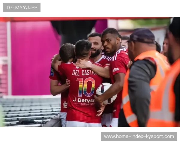 波尔多埃利斯多次加练突破 波尔多埃利斯多次加练突破