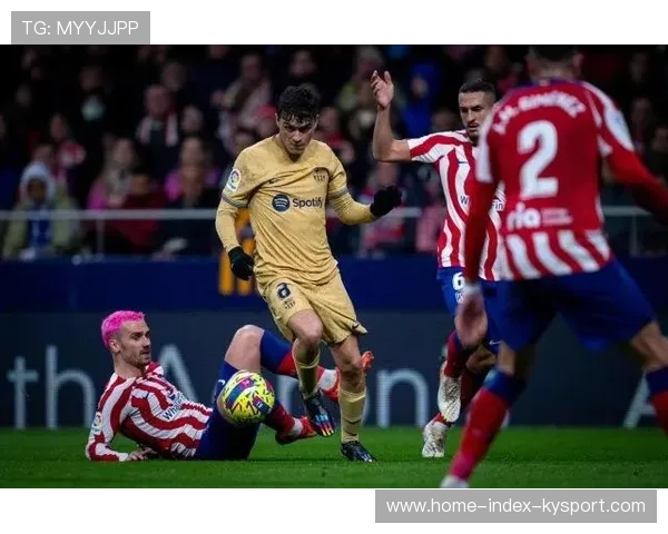 皇马中场渗透配合撕裂防线，前锋冷静推射得手：一场关于协作与终结的软文